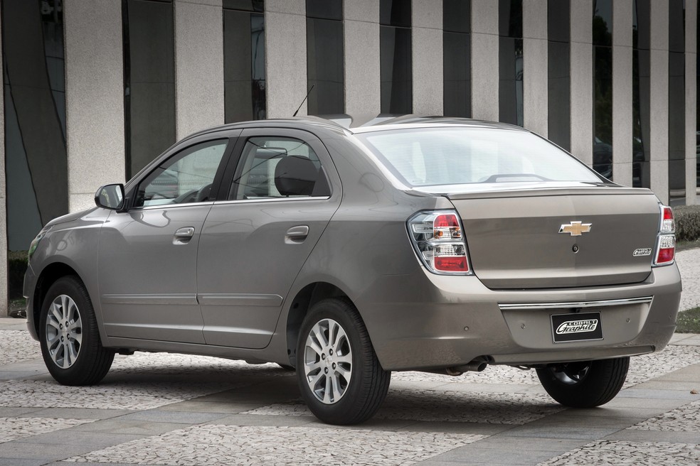 Chevrolet Cobalt Graphite marca a despedida da versão anterior ao facelift — Foto: Divulgação