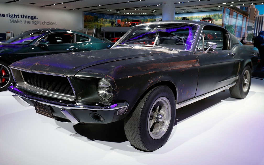 Mustang clássico de 1968 é exibido no Salão de Detroit — Foto: Bill Pugliano/AFP
