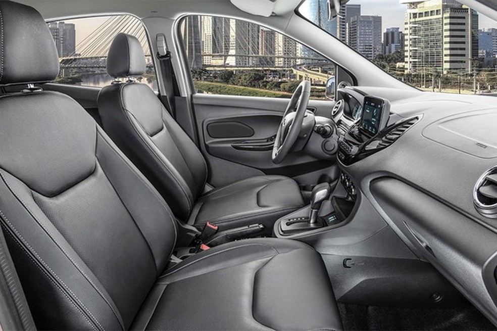 Fazem falta borboletas para trocas de marcha no volante, presentes só no EcoSport (Foto: Divulgação) — Foto: Auto Esporte