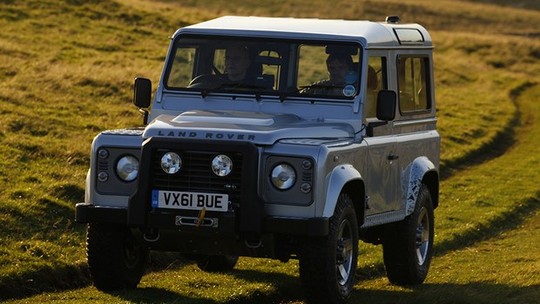 Recall: 62 unidades do Land Rover Defender têm falha no eixo dianteiro