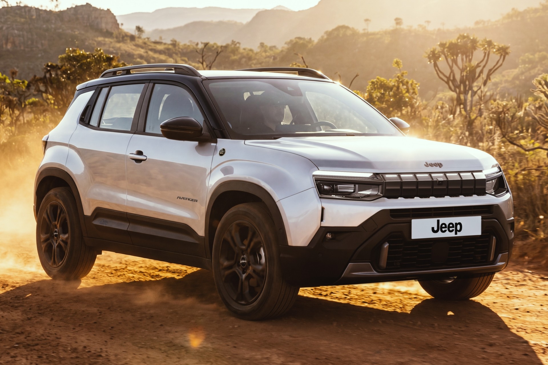 Jeep Avenger 85 Anos começa a ser vendido por R$ 142.990; veja equipamentos