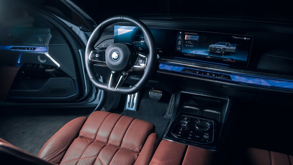 Interior do BMW i7 tem materiais de altíssima qualidade — Foto: Fabio Aro/Auto News Brasil