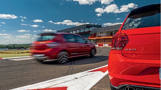 Comparativo: VW Polo GTS e Renault Sandero R.S. evocam siglas históricas para criar uma nova rivalidade. Qual leva a melhor?