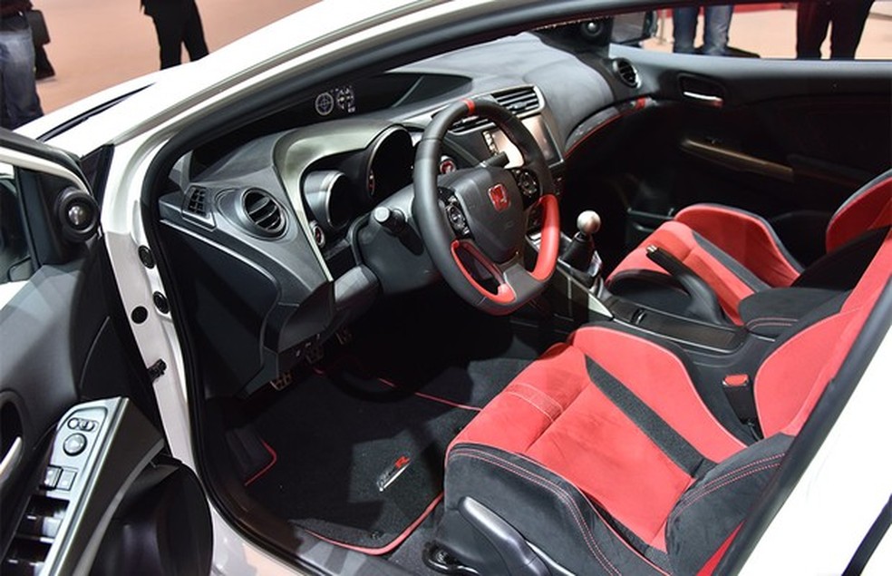 Honda Civic Type-R no Salão de Genebra 2015 (Foto: Newspress) — Foto: Auto Esporte