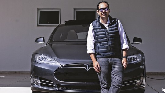 Brasileiro compra duas Tesla Cybertruck: “a picape é um tanque de guerra com conforto e tecnologia” 