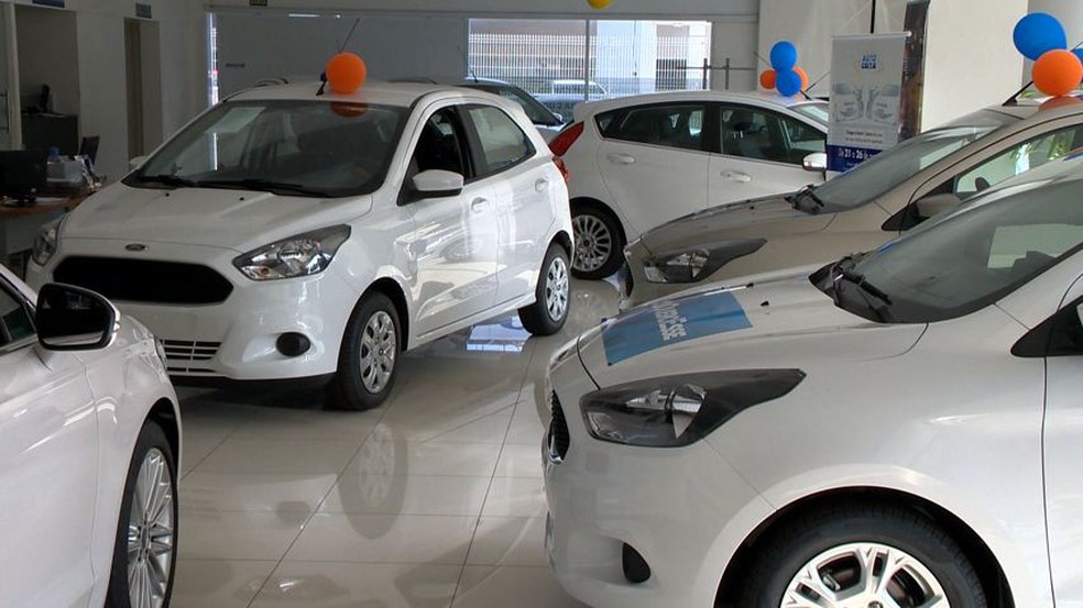 Venda de veículos caiu 5% em janeiro de 2017  — Foto: Reprodução/ TV Gazeta