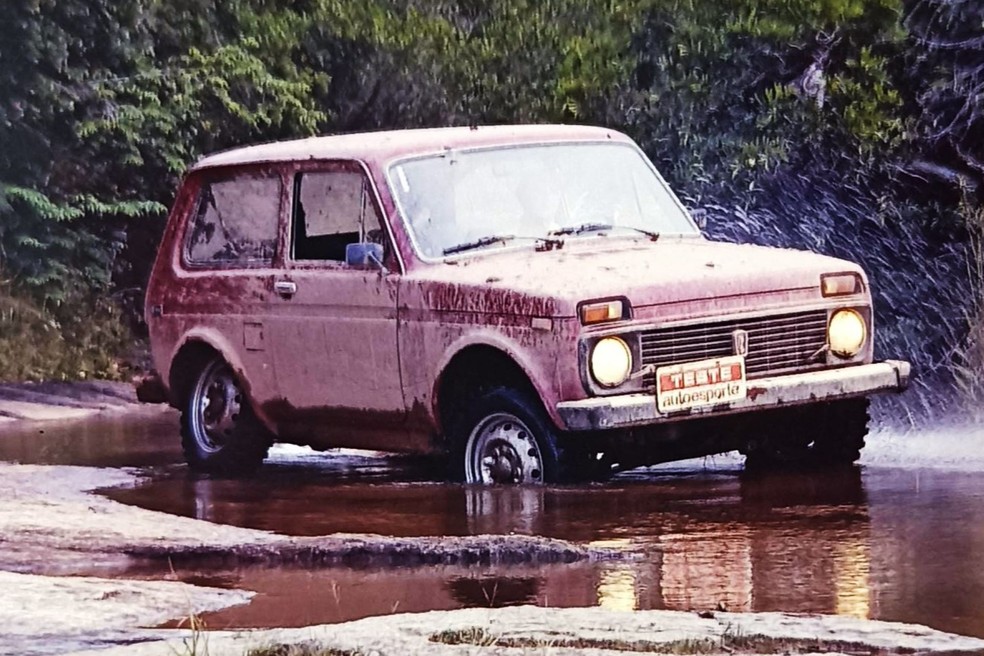 Tração 4x4 full time era novidade no mercado nacional à época — Foto: Auto News Brasil/Acervo MIAU