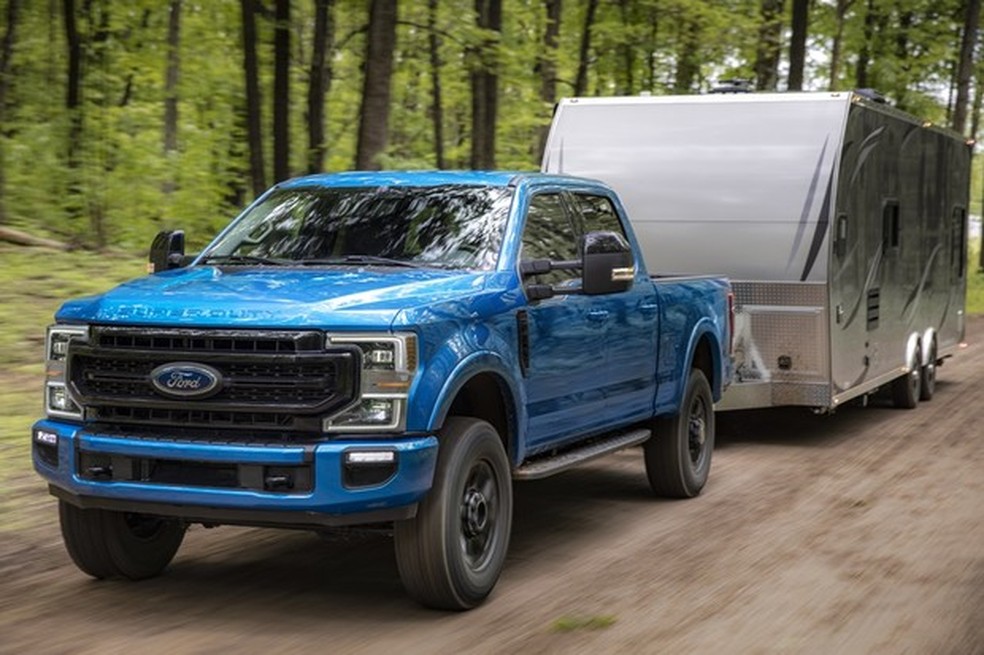 Novo motor 7.3 V8 substitui o antigo 6.8 V10 (Foto: Divulgação) — Foto: Auto Esporte
