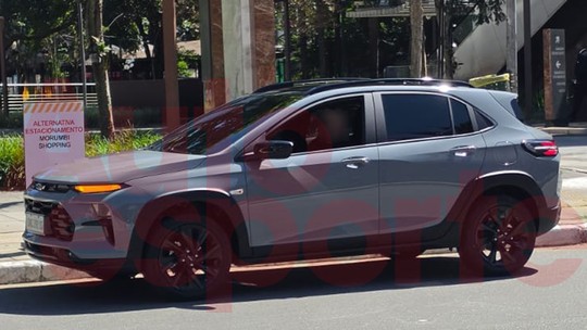 Flagra: novo Chevrolet Sonic surge sem camuflagem e revela visual completo
