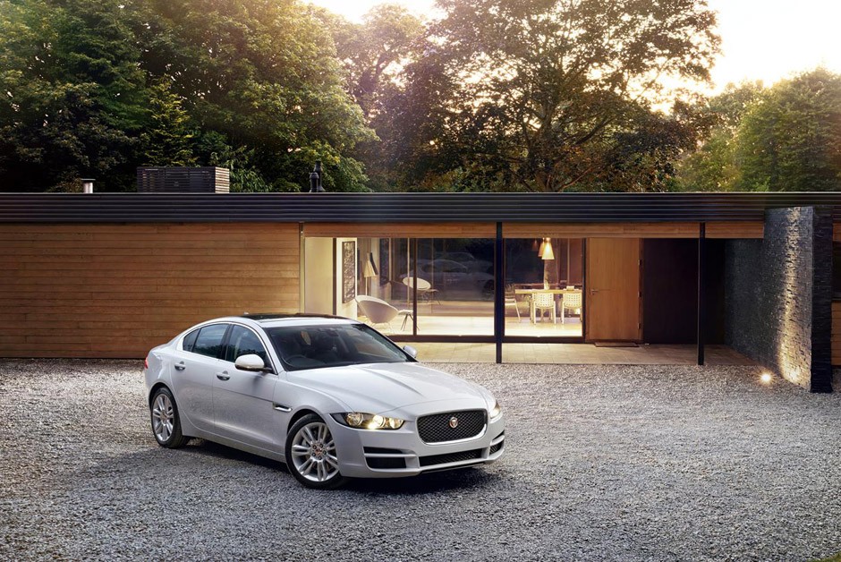 Jaguar XE 2015  