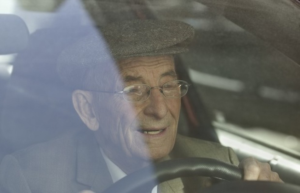 Idoso ao volante (Foto: Thinkstock) — Foto: Auto Esporte