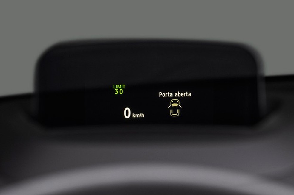 Head-Up Display cobre informações diversas, não apenas o velocímetro (Foto: Divulgação) — Foto: Auto Esporte