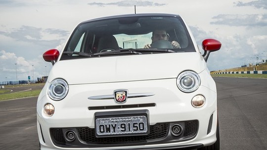 Recall: Fiat começa a consertar pedal da embreagem do compacto 500
