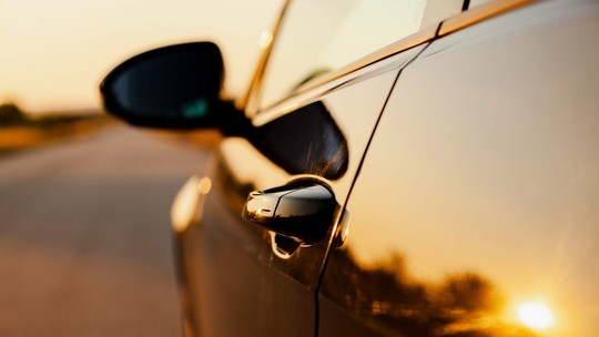 Como proteger a pintura do carro nos dias de muito sol?