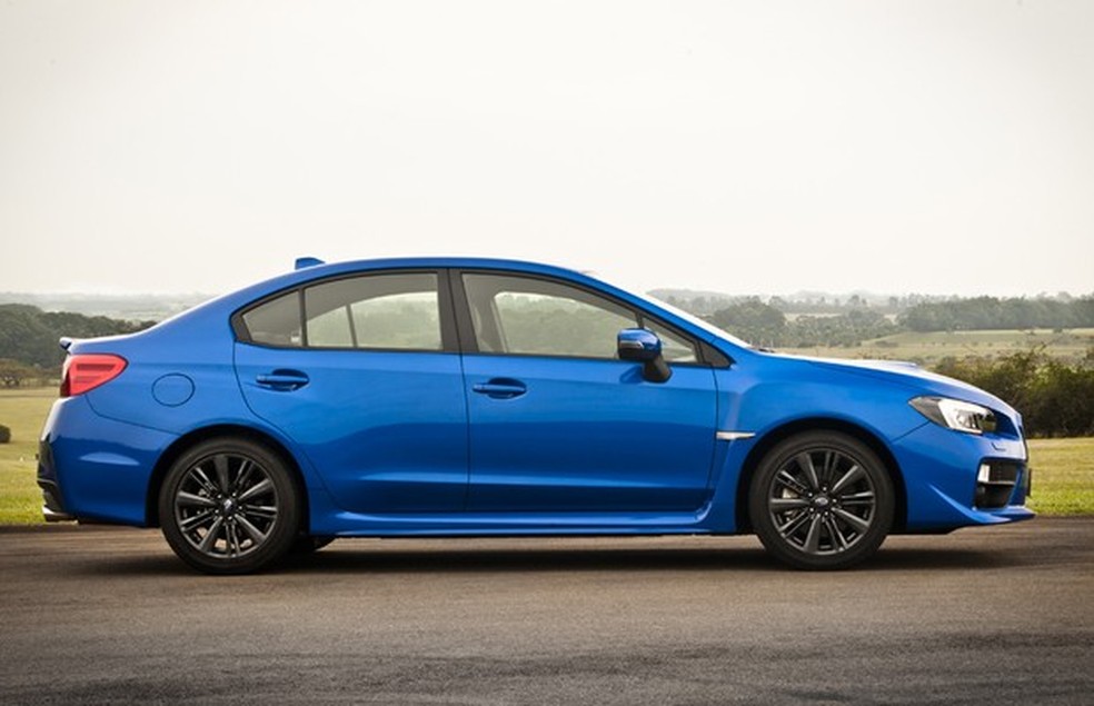 As rodas aro 17 darão lugar a outras de 18 polegadas no modelo de série (Foto: Ivan Carneiro/Divulgação) — Foto: Auto Esporte