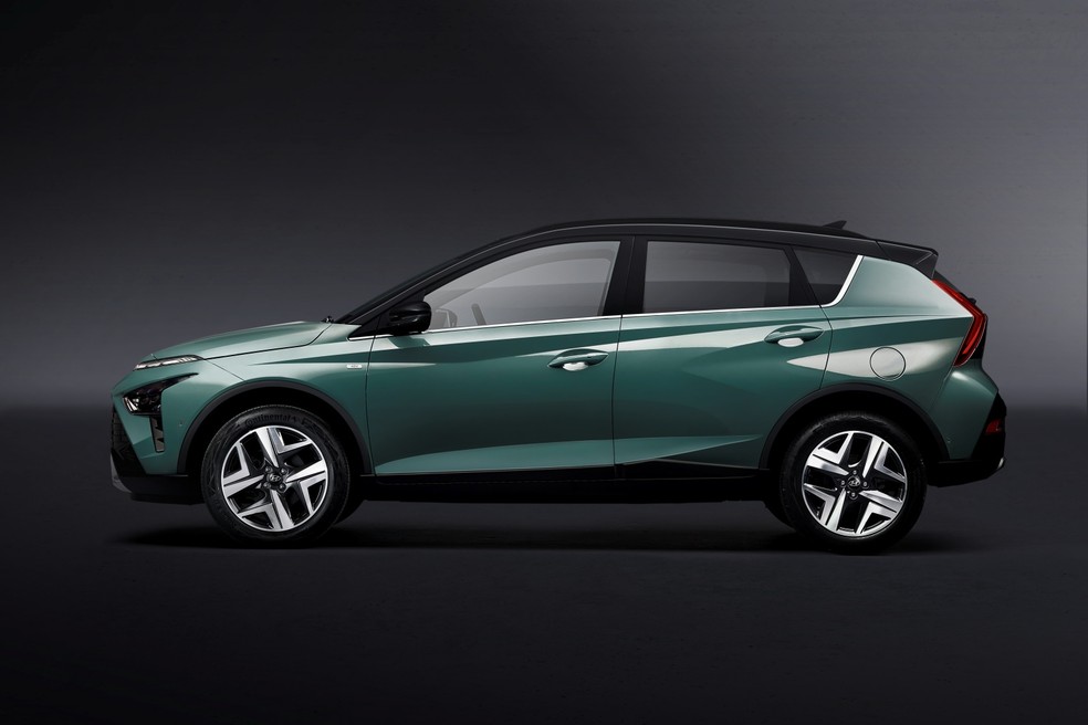 Hyundai Bayon tem 4,18 metros de comprimento, 5 cm a menos que o Jeep Renegade — Foto: Divulgação