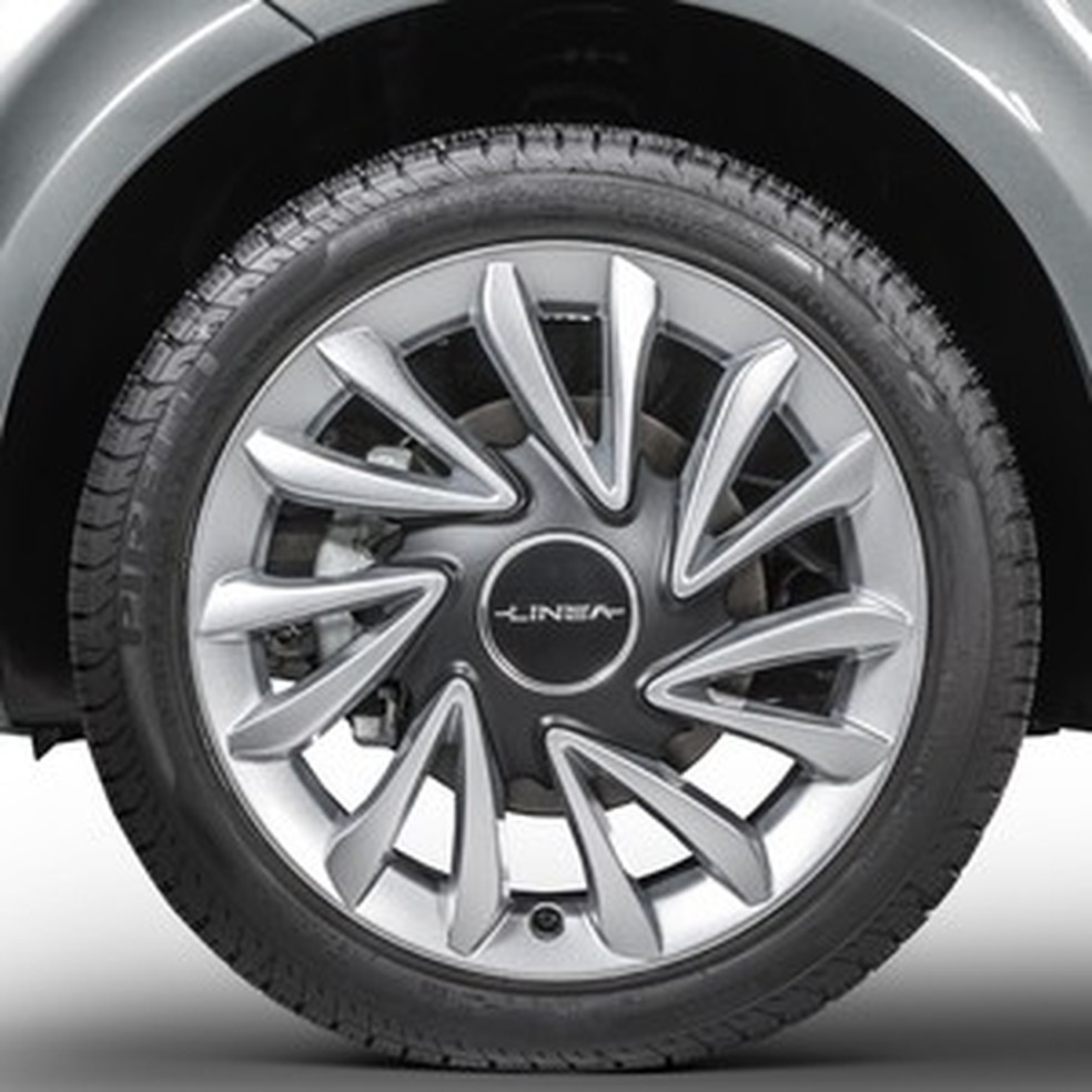 Fiat Linea Absolute (Foto: Divulgação) — Foto: Auto Esporte