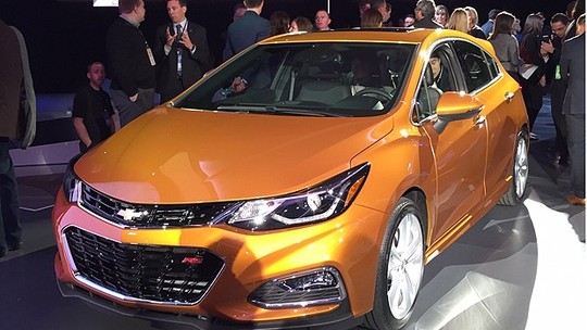 Chevrolet mostra nova geração do Cruze hatch em Detroit e confirma estreia no Brasil 