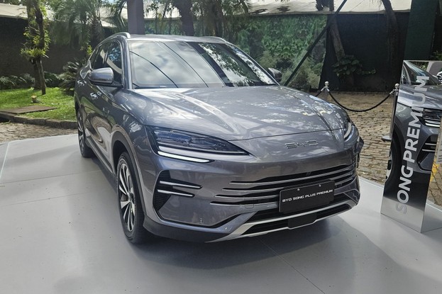 BYD Song Plus Premium - Dianteira recarga