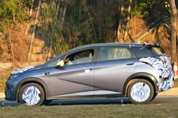 Laterais do BYD Dolphin não sofrem mudanças neste facelift além das novas opções de rodas