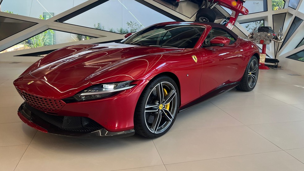 Ferrari Roma Spider — Foto: Vitória Drehmer/Auto News Brasil