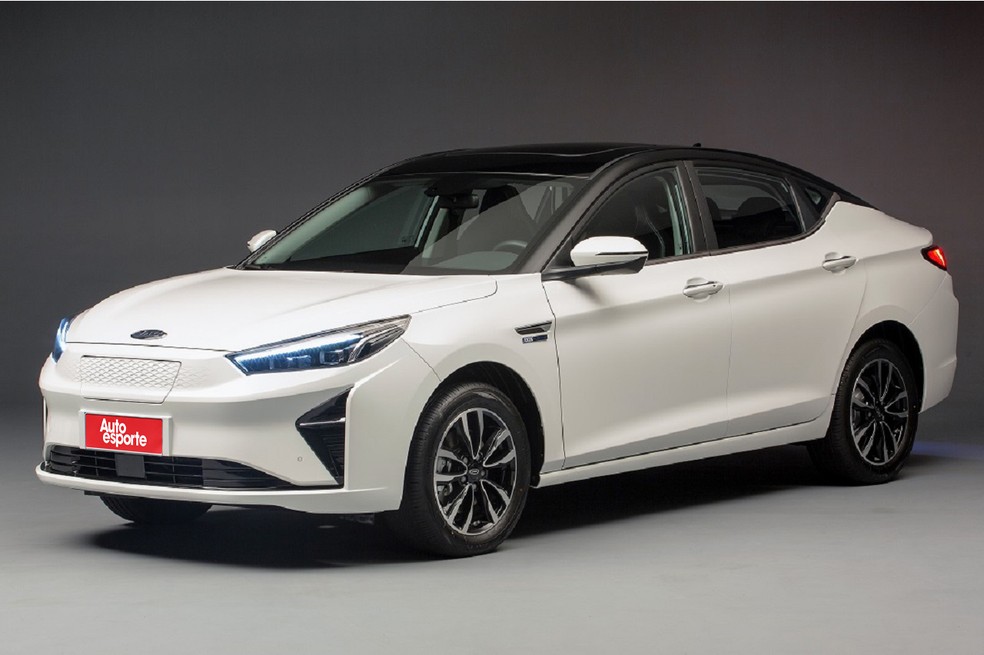 Jac E-JS7 concorre com o BYD Seal, mas não chega perto do conterrâneo nas vendas — Foto: Divulgação