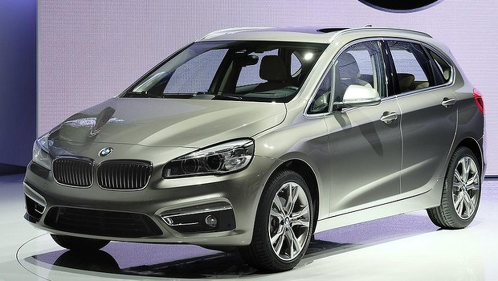 BMW 2 Series Active Tourer no Salão de Genebra (Foto: Newspress) — Foto: Auto Esporte