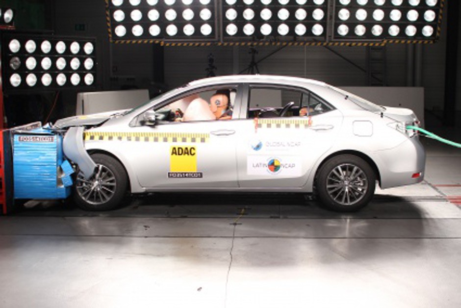 Toyota Corolla: 5 estrelas em segurança para adultos e 4 estrelas em segurança para crianças