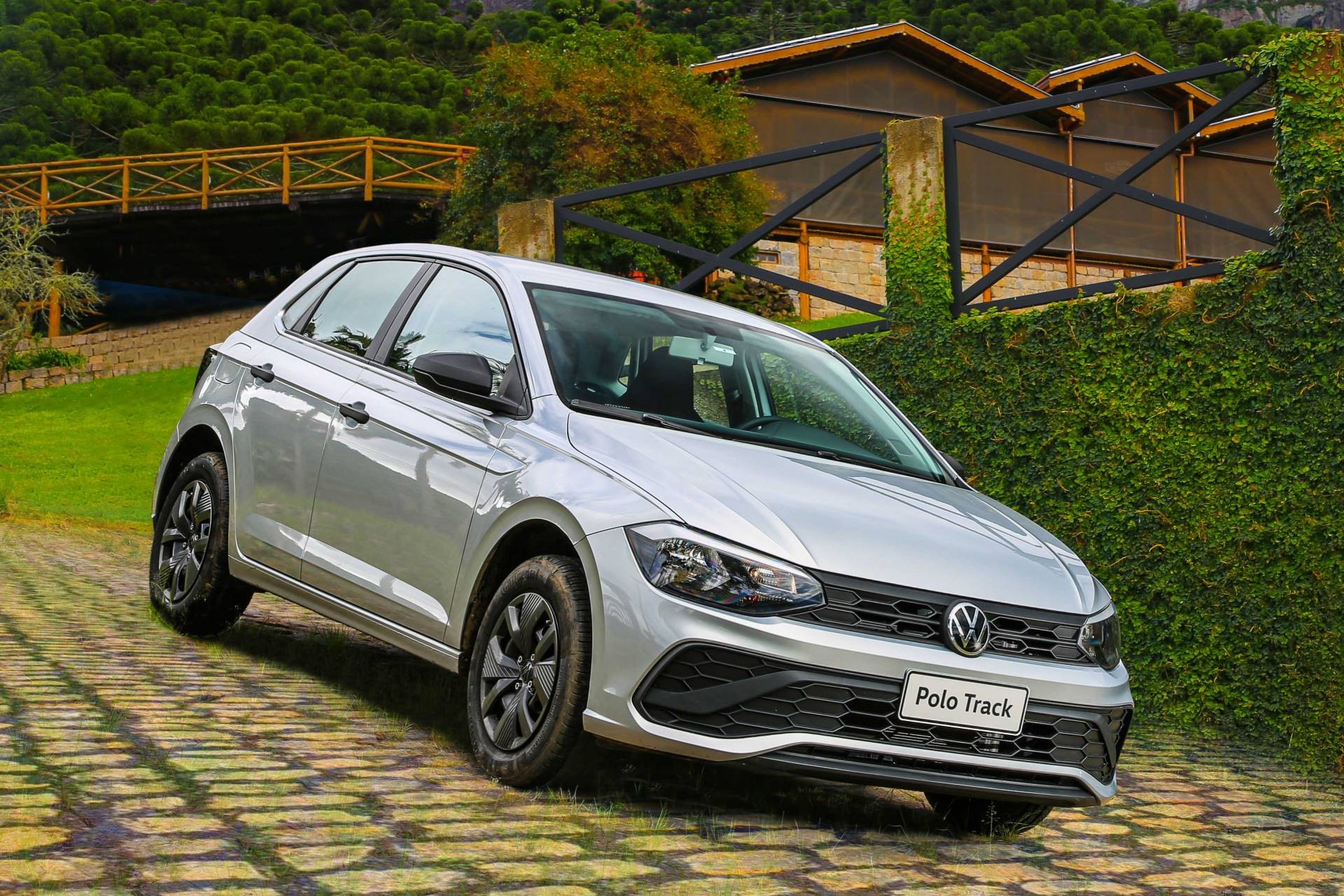 Volkswagen Polo seminovo na cidade
