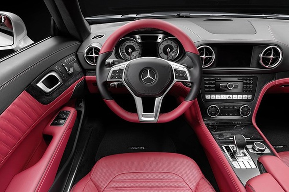 Mercedes-Benz SL400 (Foto: Divulgação) — Foto: Auto Esporte