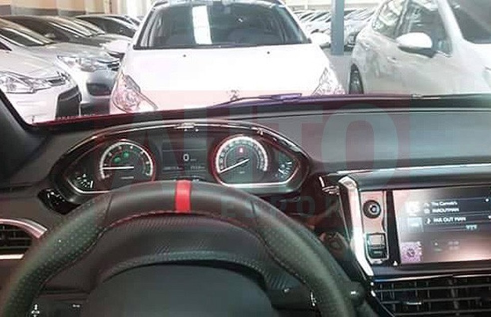 Peugeot 208 GT revelado em flagra (Foto: Reprodução) — Foto: Auto Esporte