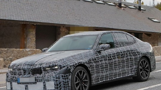 Flagra: novo BMW Série 3 estreia em 2026 com versão elétrica revolucionária