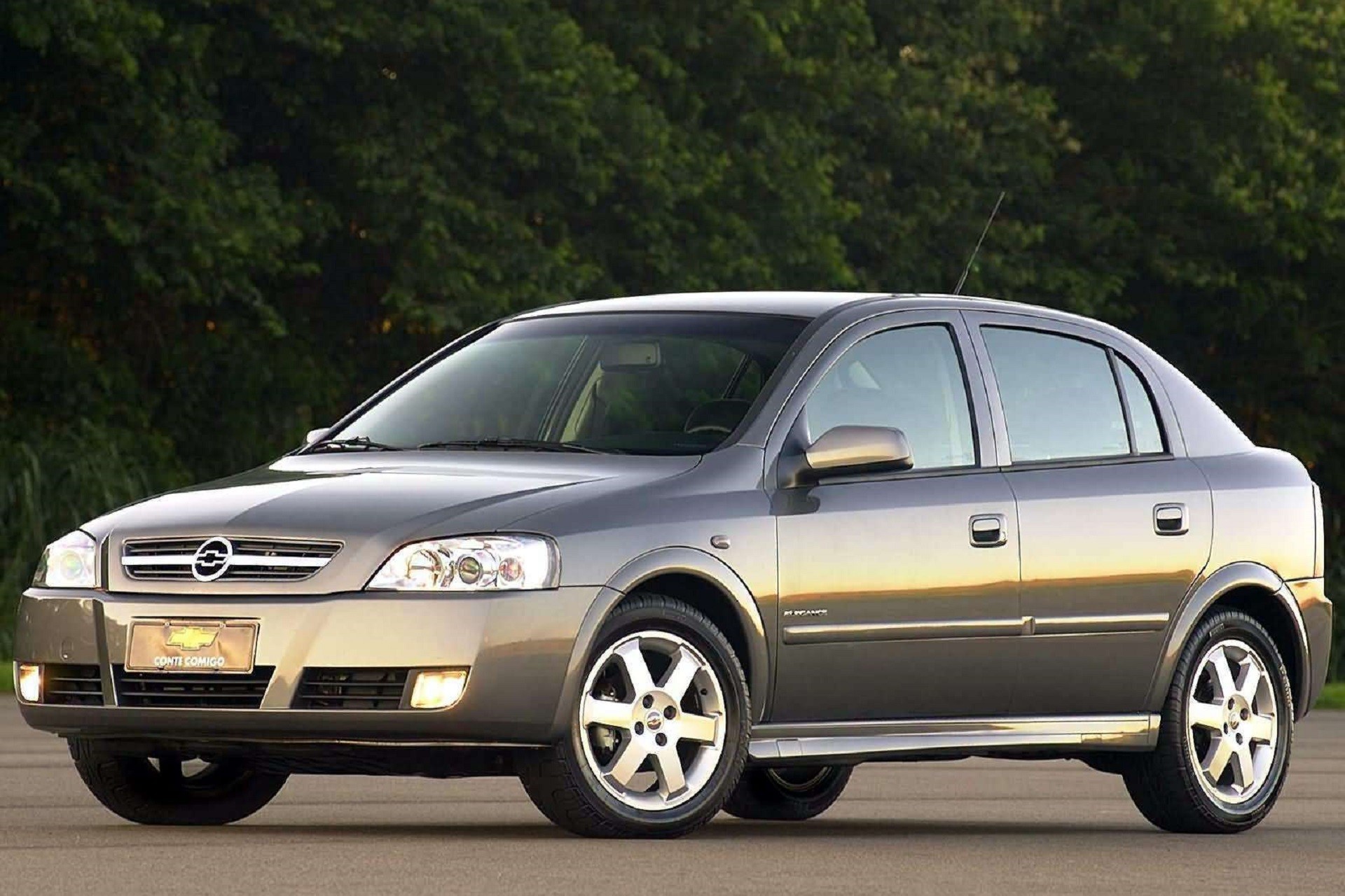 Chevrolet Astra usado: 4 versões a partir de R$ 19.900 com motor 2.0