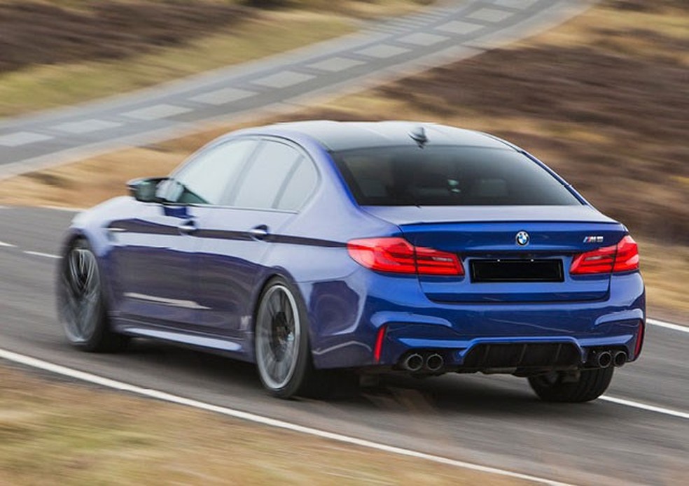 O desempenho do BMW M5 é tão empolgante quanto o seu visual indica, mas sem ser "endemoniado" — Foto: Auto Esporte
