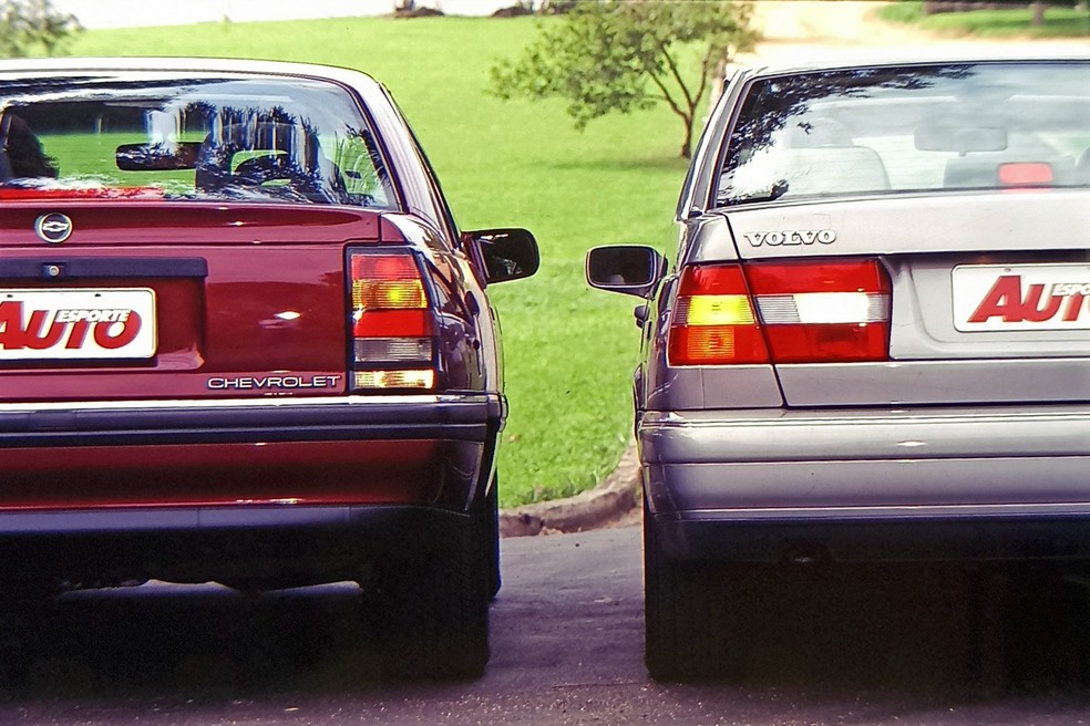 Capacidade do porta-malas é muito semelhante nos dois modelos  — Foto: Luca Bassani/Auto News Brasil/Acervo MIAU