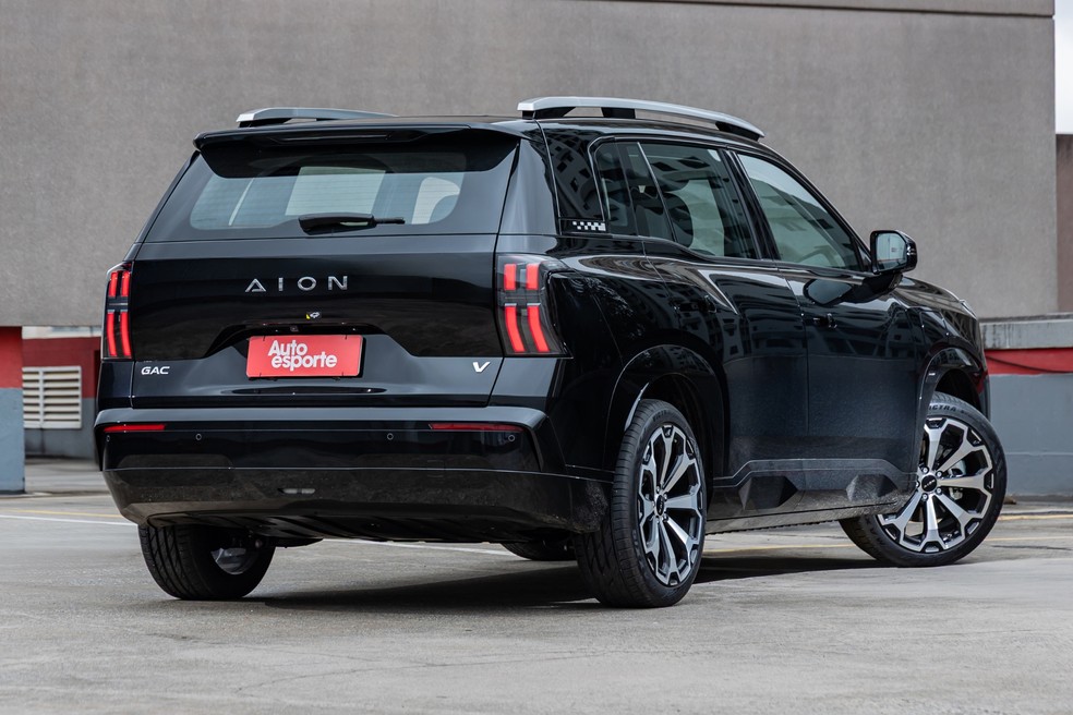 GAC Aion V tem rodas de 19 polegadas — Foto: Renato Durães/Auto News Brasil