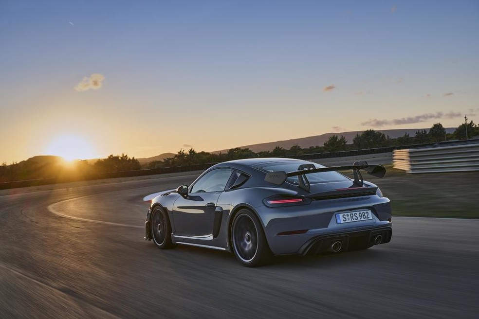 718 Cayman (foto) e Boxster serão os dois primeiros elétricos da Porsche com apenas dois lugares — Foto: Divulgação