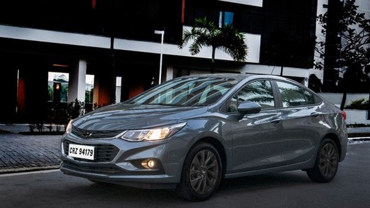Chevrolet Cruze 2019 tem versão especial com visual escurecido e logotipos pretos