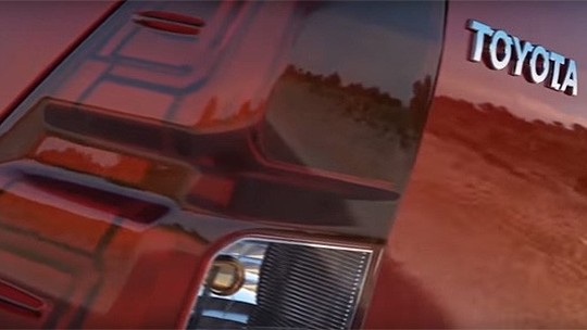 Toyota Hilux tem primeiro teaser revelado