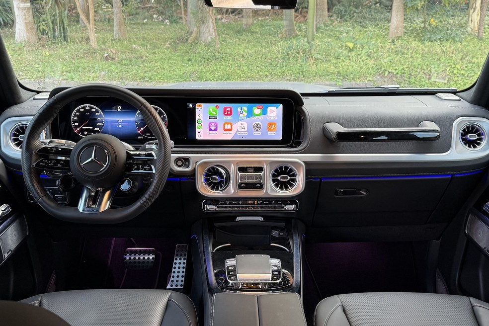 Mercedes-Benz G 63 AMG tem uma cabine suntuosa e com vários equipamentos — Foto: Cauê Lira/Auto News Brasil