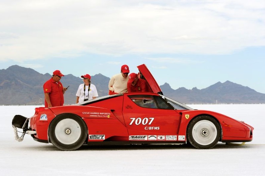 Ferrari Enzo em Bonneville