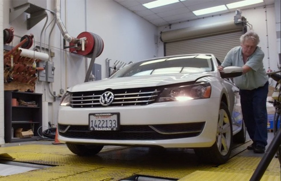 Dirty Money, documentário da Netflix, explica em detalhes o caso Dieselgate da Volkswagen (Foto: Reprodução) — Foto: Auto Esporte