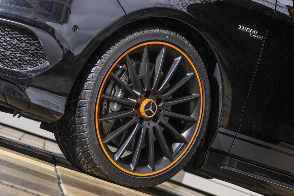 Mercedes CLA 45 AMG OrangeArt Edition