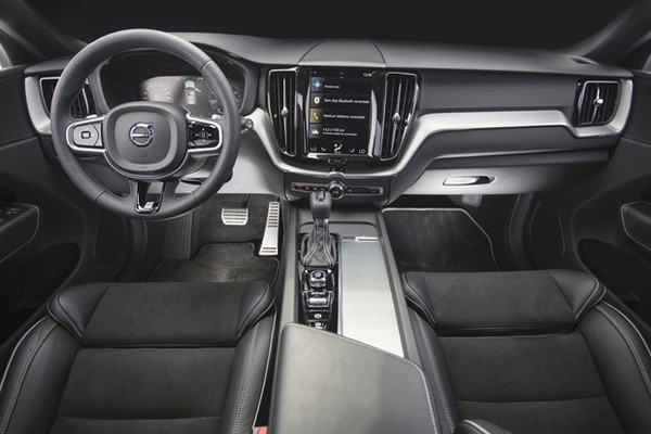 Teste: Volvo XC60 R-Design 2018