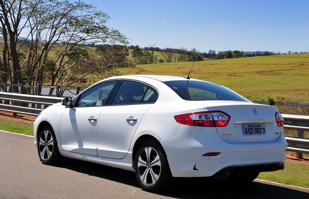 O sistema Hands Free permite que o motorista acione o motor sem tirar o cartão eletrônico do bolso, basta que ele esteja no interior do veículo (Foto: Renault) — Foto: Auto Esporte