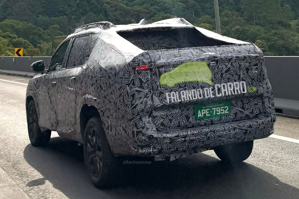 Renault Niagara terá comprimento na casa dos 5 metros — Foto: Reprodução/Falando de Carro