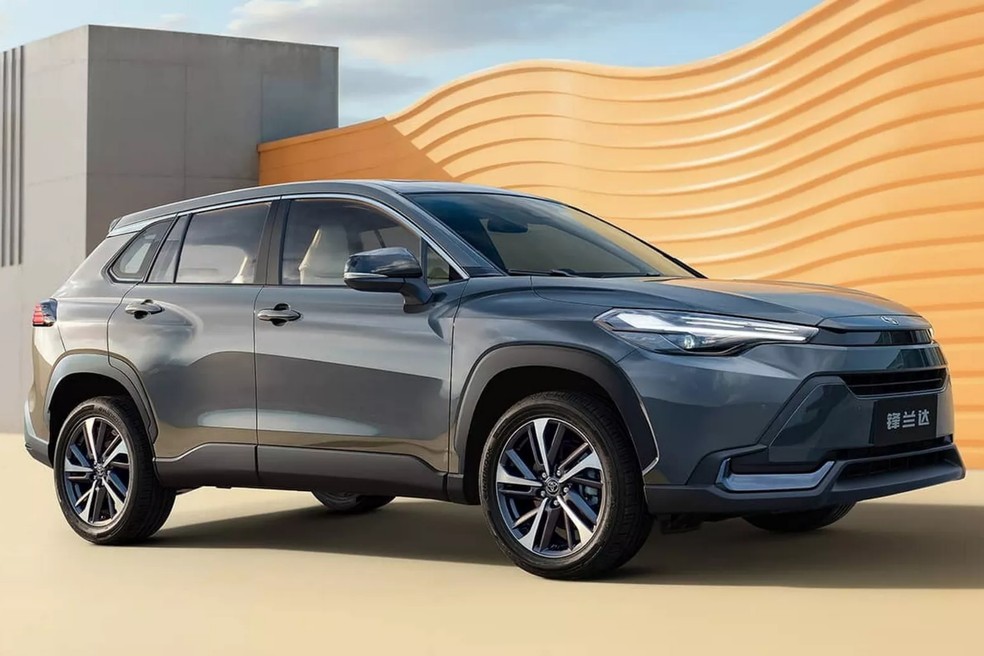 Toyota Corolla Cross chinês tem grade iluminada e nova tela de 13
