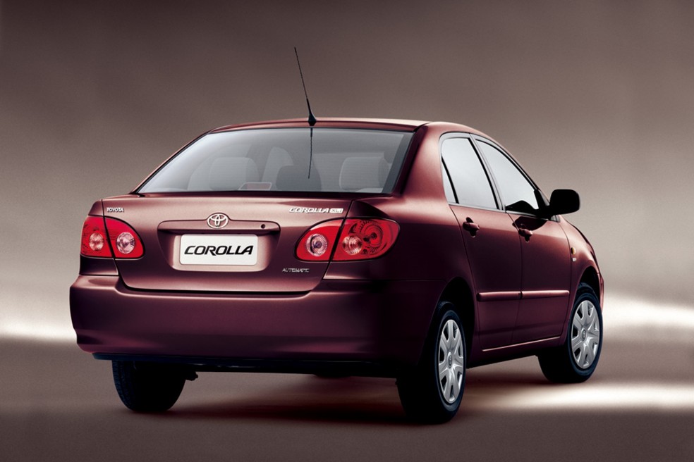 Toyota Corolla 2003 — Foto: Divulgação/Toyota