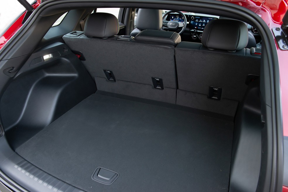Chevrolet Blazer EV tem porta-malas de 436 litros — Foto: Divulgação/Chevrolet