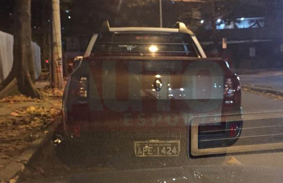 Renault Duster Oroch flagrada no RJ (Foto: Eric Valentino Rocha) — Foto: Auto Esporte